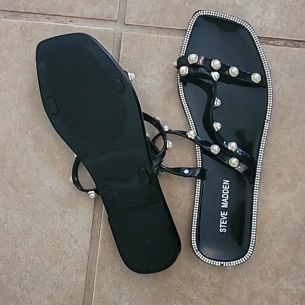 Sandals - Picture 3 of 3